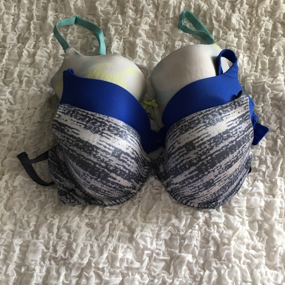 3 Victoria Secret bras